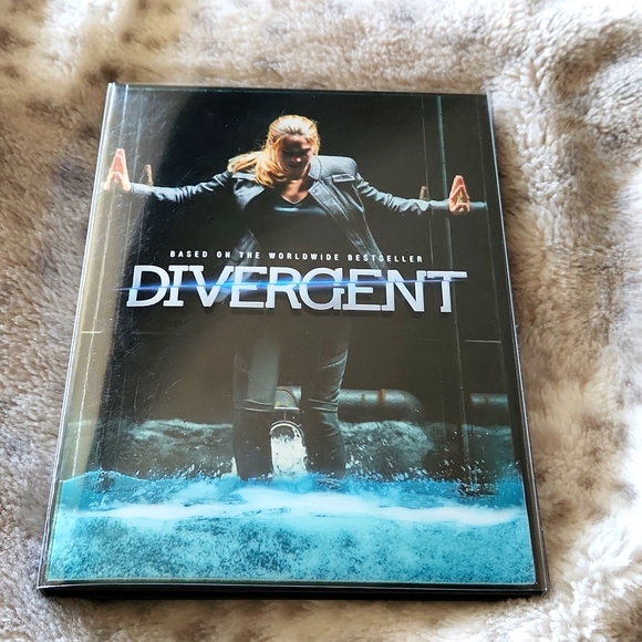 Divergent (2014 Film) [DVD and bonus disc] - Picture 1 of 5